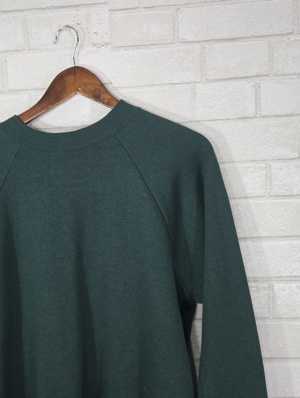 Hanes dark green crew-neck sweatshirt - Picture 4 of 14